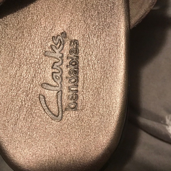 Metallic Clark’s bendables shoes - Picture 3 of 4